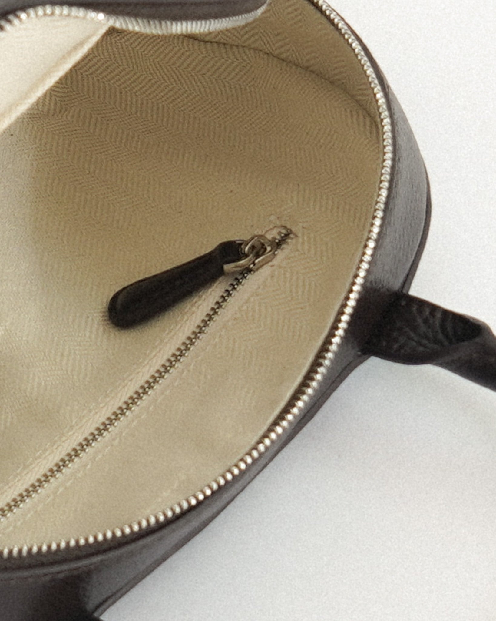 バッグ moige NUIT NUIT(dark brown) ¥29,700 税込み Everyday commutes and