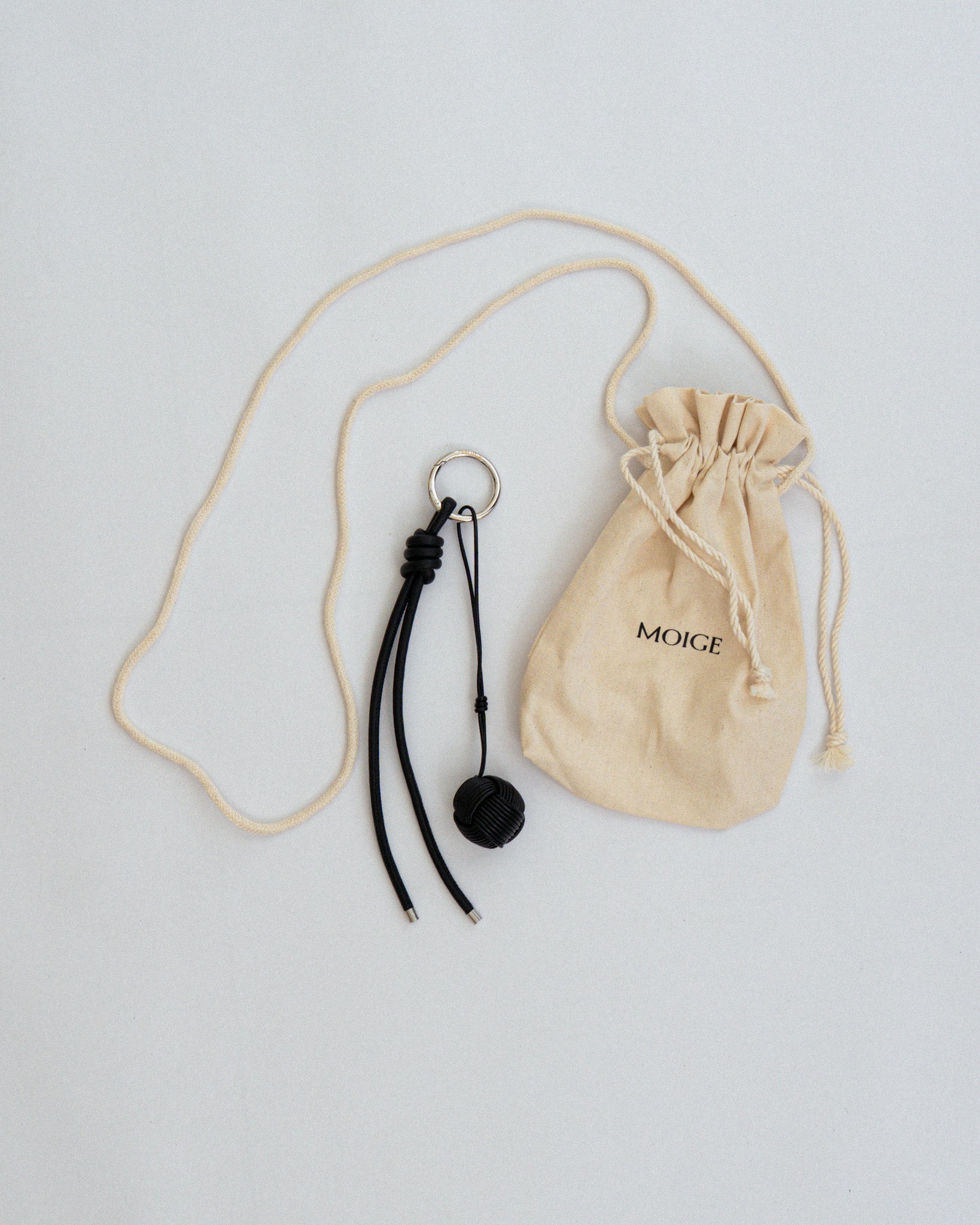 EN charm (black)