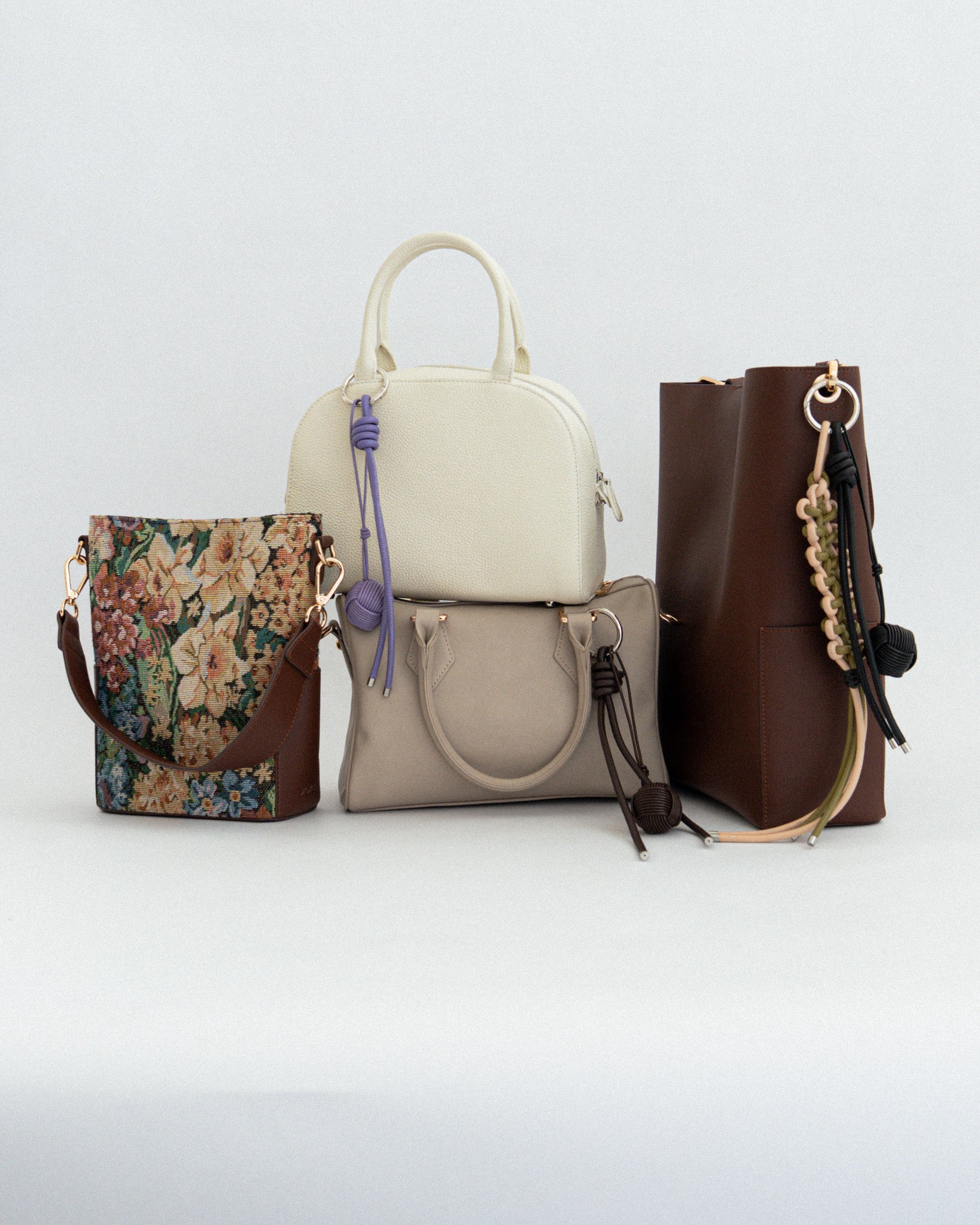 EN charm (dark brown)