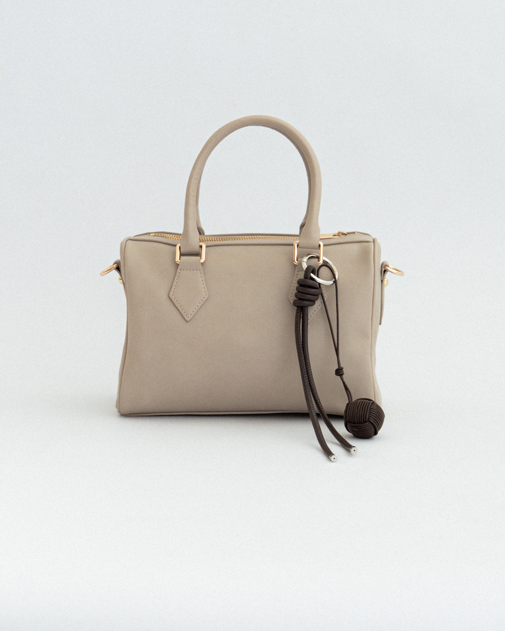 EN charm (dark brown)