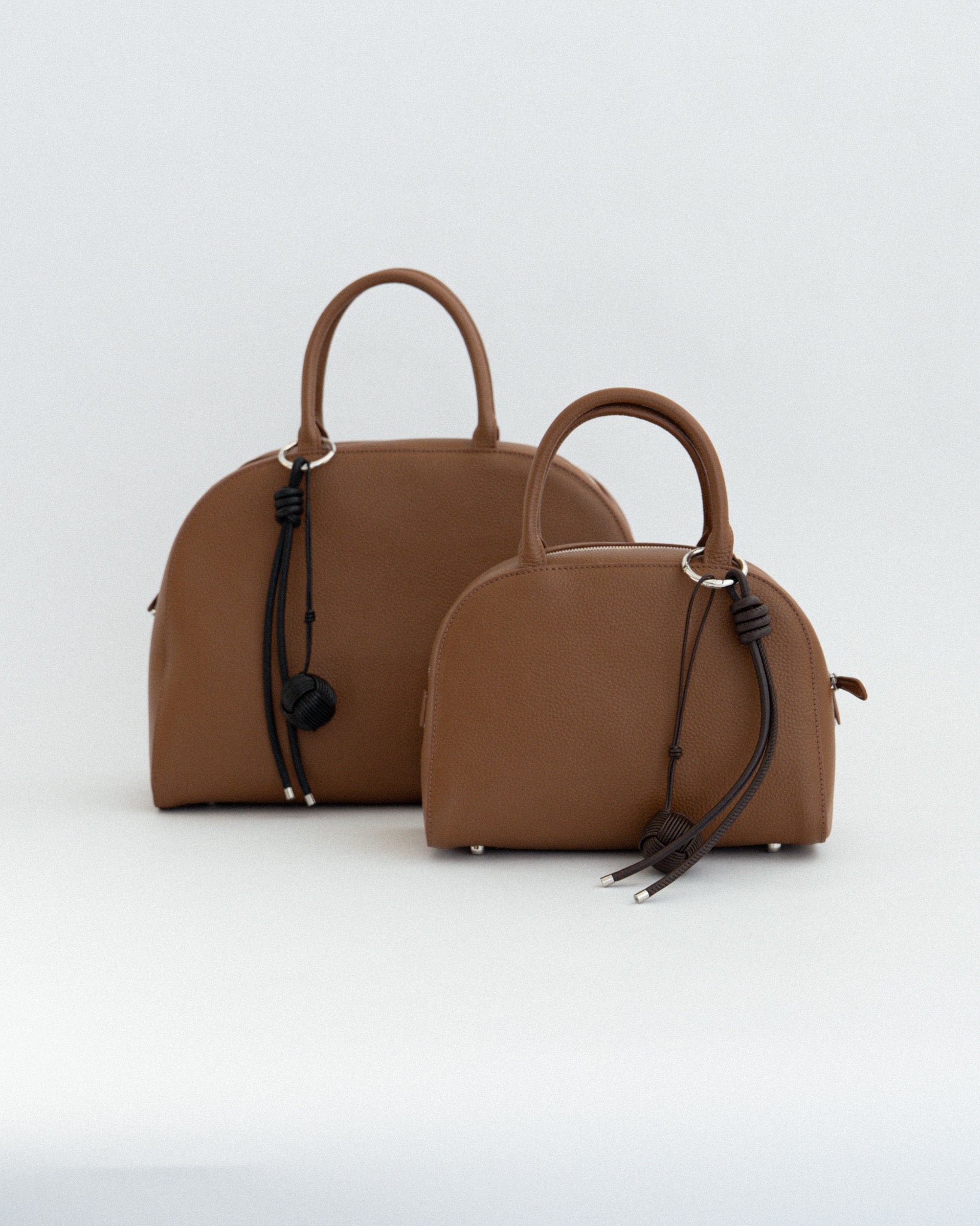 EN charm (black)