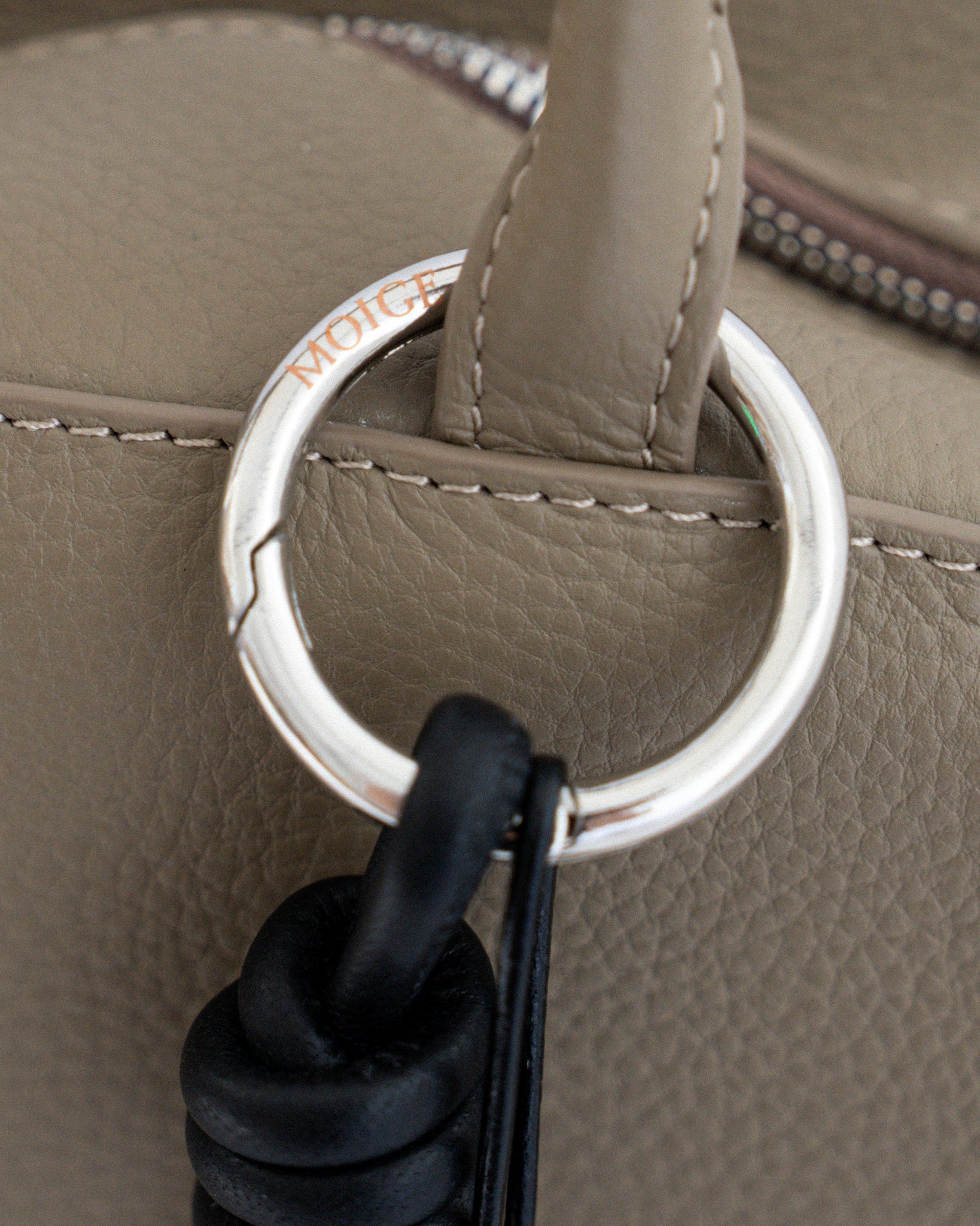 EN charm (black)