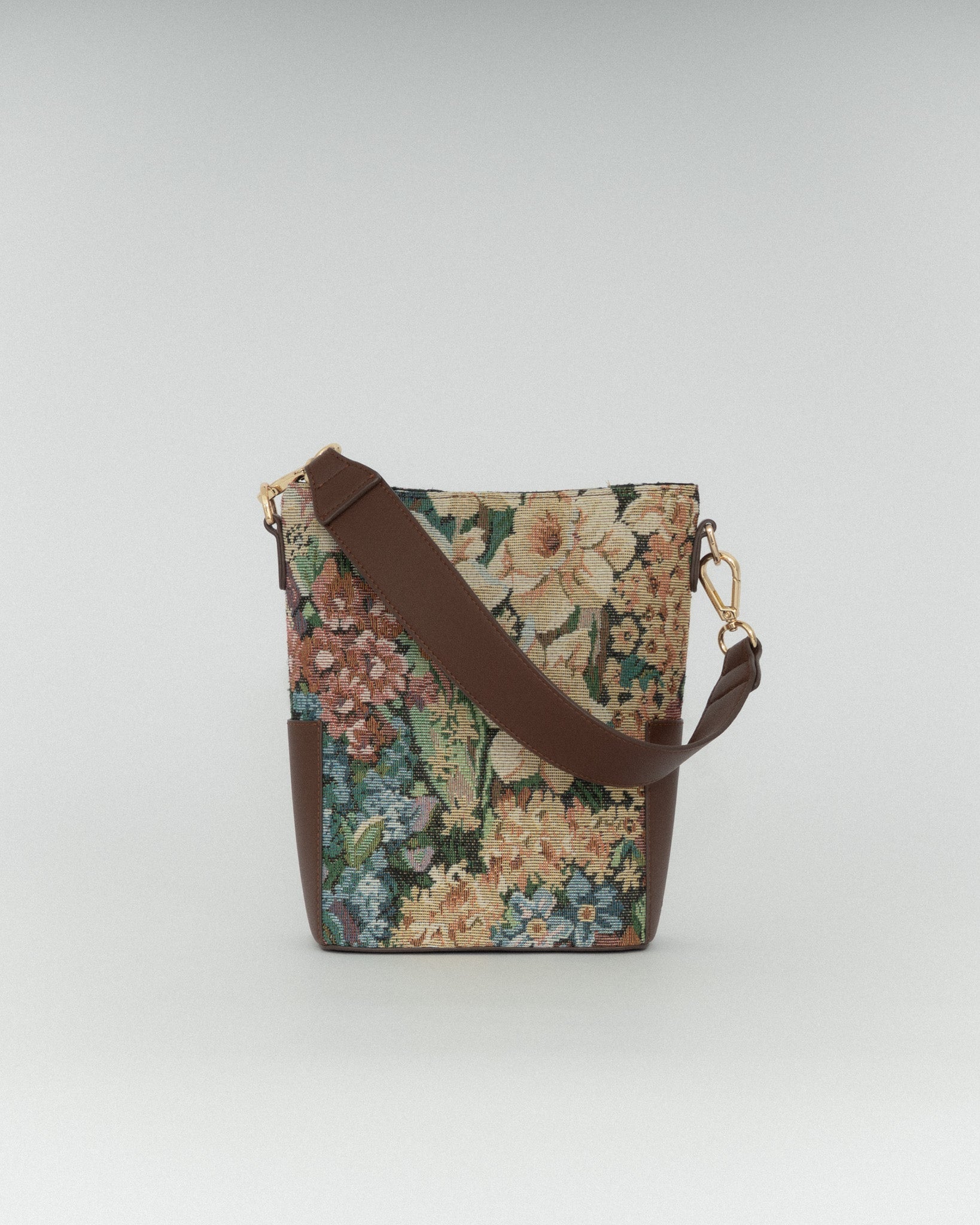 バッグ moige NUIT NUIT(dark brown) ¥29,700 税込み Everyday commutes and